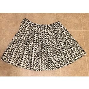 Forever 21 Plus Size Black/White Geometric Skirt